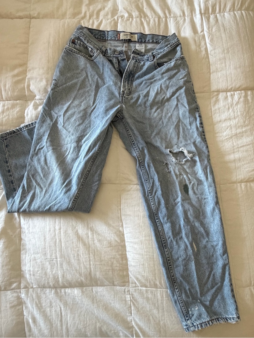 Vintage Levi’s 560 Baggy Jeans W32 L32 Light Wash Distressed Y2K
